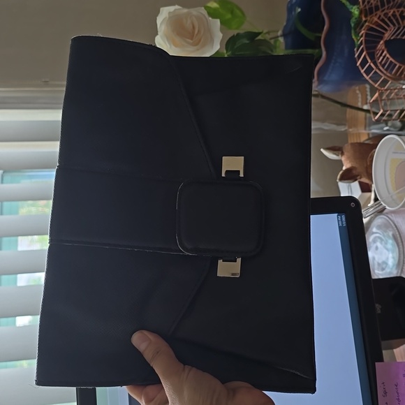 Purse - Picture 2 of 10